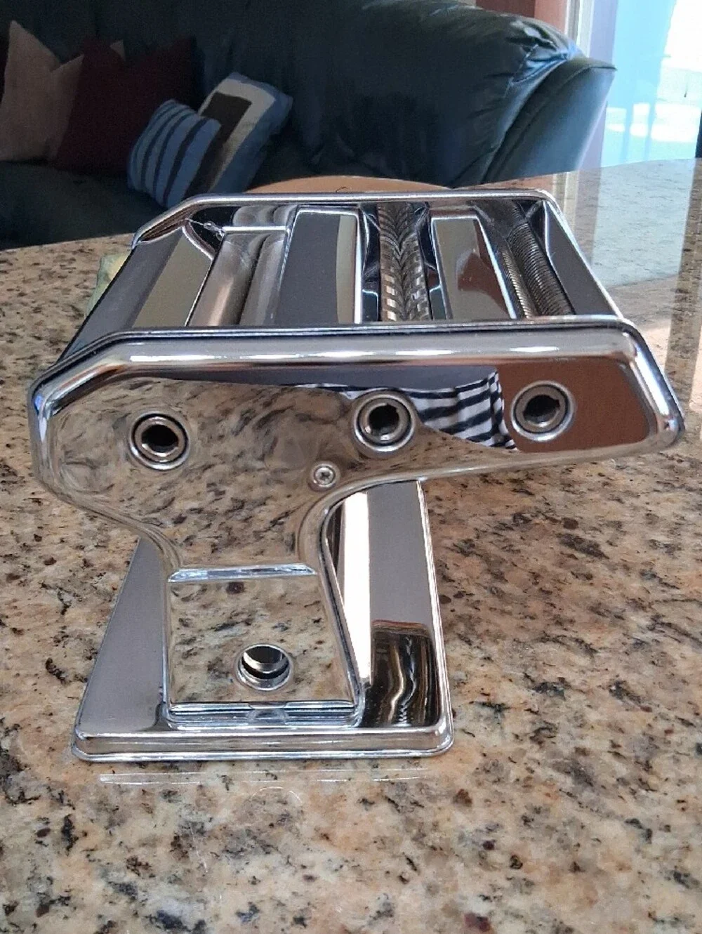Himark Kitchen Gourmet Pasta Queen Noodle Making Machine. Crome Plated Steel.